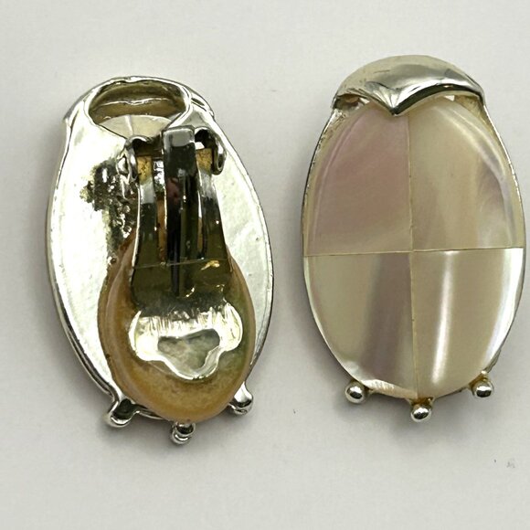 Vintage Marhill Mother of Pearl Clip On Earrings Oval Cabochon Gold Tone Signed - Picture 10 of 12